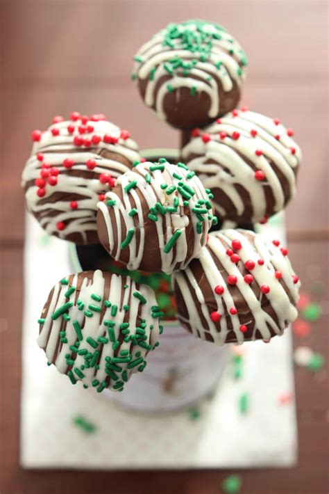 In a previous post i promised to post a little tutorial on how to make holly leaf cake pops, so here we go! Day 12 of 12 Days of Cookies: Christmas Cake Pops (How To ...