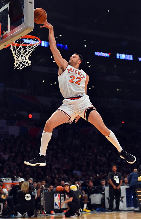 8 Amazing Photos From The 2018 Slam Dunk Contest