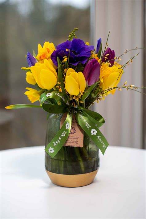 Allen smith offer advice on spring gardening. Spring in a Vase - Diana Kaye Florist