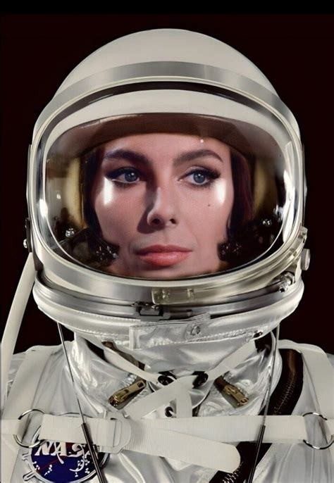 Kpi Space Suit Astronauts Urban Photography Female Bodies Sci Fi