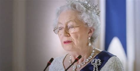 O Sosie A Reginei Elisabeta A Ii A A Renunțat La Slujbă După 34 De Ani
