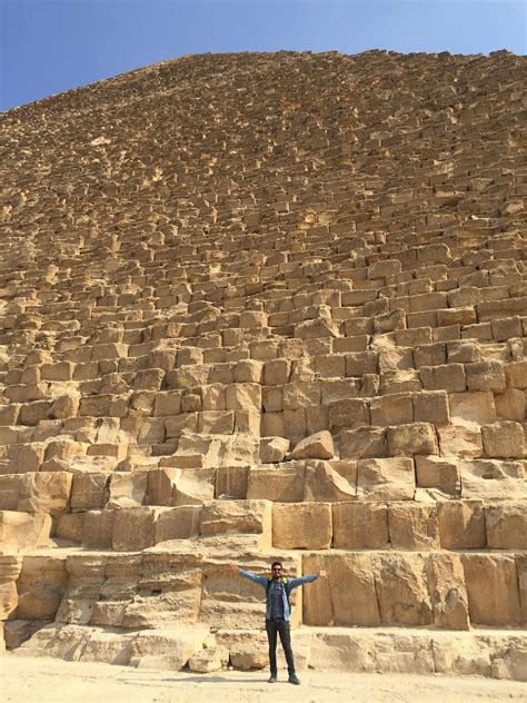 Human For Scale On Twitter Great Pyramid Of Giza Pyramids Of Giza Giza