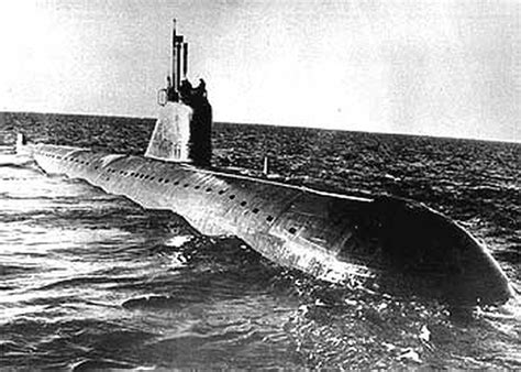 Un Submarino Nuclear Ruso Con Diez Tripulantes Se Hunde En El Mar De