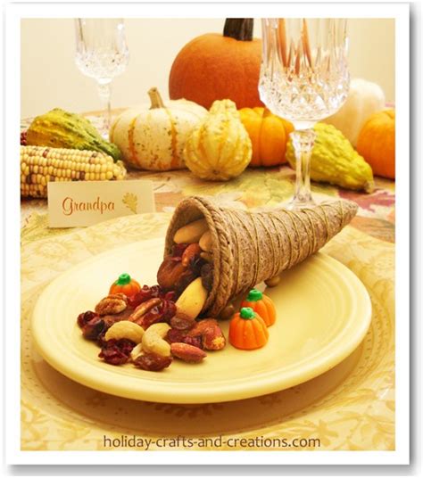 Celebrate thanksgiving with festive holiday candies, including pumpkin spice truffles, cranberry marshmallows, and more. Thanksgiving Crafts To Make: Mini Cornucopia