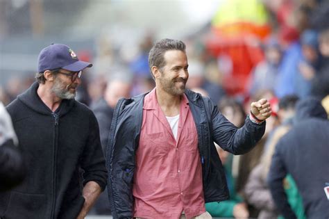 Deadpools Ryan Reynolds Makes Dig At Hugh Jackman During Wrexham Visit