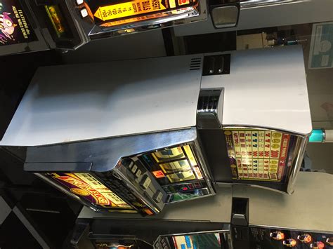 Triple Cash Slot Machine Fun