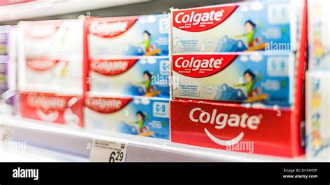Supermarket Colgate Hi Res Stock Photography And Images Alamy