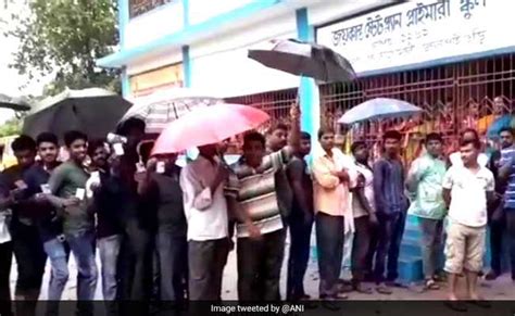 As Voting Begins For West Bengal Panchayat Election Long Queues