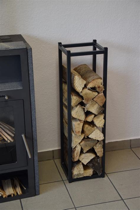 Dieses rechteckige brennholzregal bietet eine ideale lösung für die ordentliche aufbewahrung ihres brennholzes. Kaminholzregal Innen STAB 900x250 aus Metall
