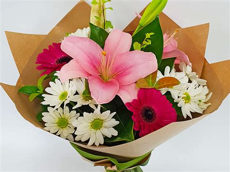 If you are the rightful owner of any of the pictures/wallpapers posted here, and you do not want it to be displayed or if you require a suitable credit, then please contact us. Beautiful Bouquet of Flowers - Touchwood Flowers Port ...