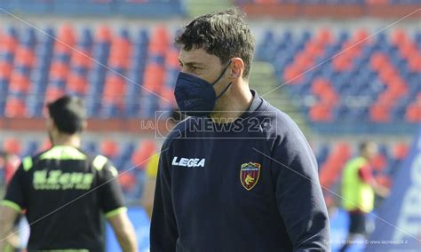 15' — удар мимо ворот. Cosenza Calcio, quattro finali per centrare la salvezza ...