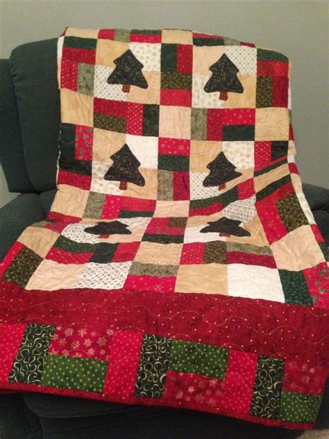 This Scrappy Christmas Quilt Is So Festive Quilting Digest