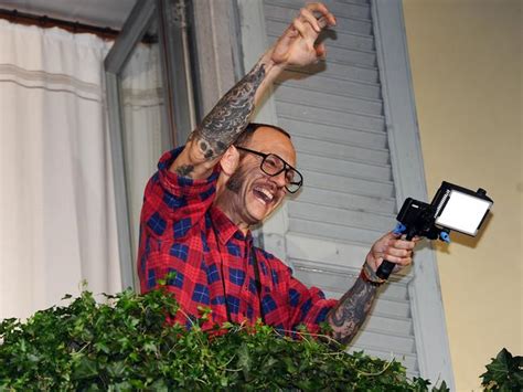 Terry Richardson Fashion Photographer Accused Of Sexual Assault Barred From Working With Conde