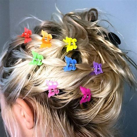 Here is my take on some super cute and trendy 90's inspired aesthetic hairstyles for short hair! Y2K Butterfly Hair Clips | Hair jewelry, Hair accessories ...