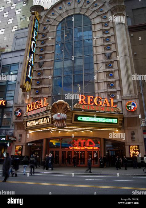The Regal Cinemas In Times Square In New York Stock Photo Alamy