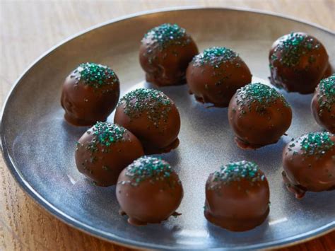 These easy christmas cookie recipes are perfect for upgrading your holiday baking this year. Mint Chocolate Truffles Recipe | Ree Drummond | Food Network