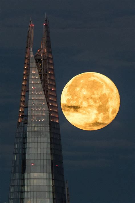 Moon sighting in islam hamza yusuf. First sighting of 'supermoon trilogy' captured in ...
