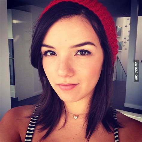 Guys Can U Help Me To Find The Uncut Video Of Shae Summers When Shes Wearing This Red Beanie