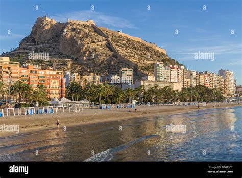 Spanien Alicante Strand Santa Barbara Burg Stockfotografie Alamy
