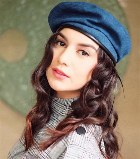 Memang selbelumnya giorgino abraham putus dari kekasihnya, angela gilsha. Profil dan Biodata Irish Bella Lengkap dengan Foto Terbaru