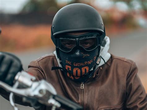 Motorcycle Goggles For Bikers Which Are Riding With Open Face Helmets