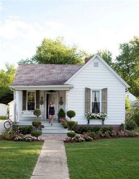 15 Marvelous Green And Fresh Front Yard Makeover Ideas House