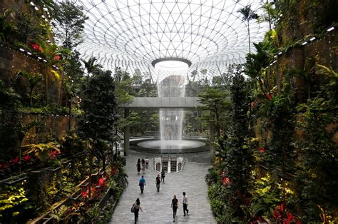 Singapore changi airport, known as changi airport (iata: Singapore's Changi Airport opens mega mall, boosting air hub status - News - The Jakarta Post
