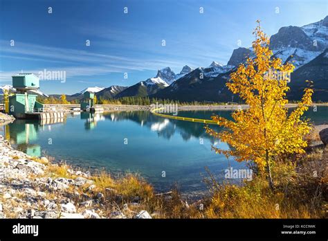 Autumn Landscape View Distant Rocky Mountain Peaks Kananaskis Nordic