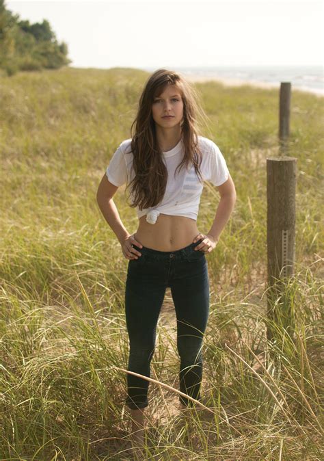 hottest melissa benoist bikini pictures will make you a supergirl fan