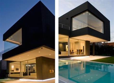 The Black House By Andres Remy Arquitectos Architecture And Design