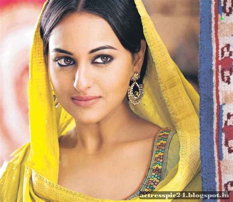 Sonakshi Sinha Biography Personal Profile Hd Photo Image Wallpaper Actress Photo And Bio