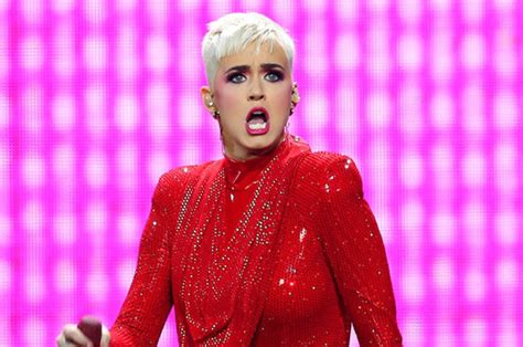 Katy Perry Witness Tour Review I Kissed A Girl Singer Wows At O2 Arena