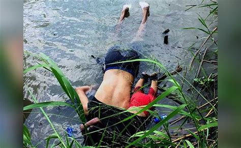 Photos Of Drowned Salvadoran Migrant 2 Year Old Daughter Spark Outrage