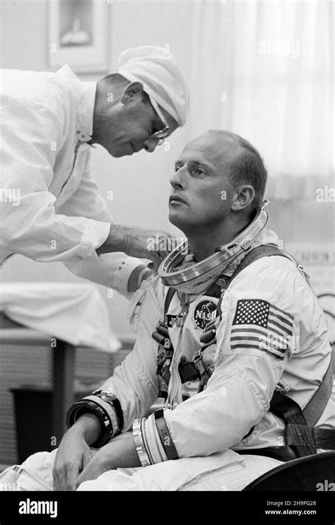 Project Gemini Space Suit Black And White Stock Photos And Images Alamy
