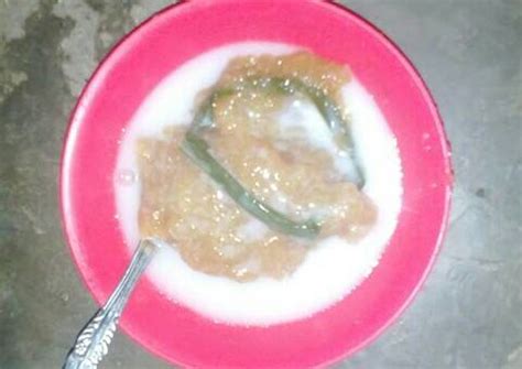Kalau bikin menu yang satu ini jadi inget kampung halaman, ibu mertua sering banget nyedian bubur yang satu ini dirumah, selain itu ingatan akan kembali melayang ke bulan ramadhan. Resep Bubur Ubi Kayu Kuah Santan Yang Lezat Sekali
