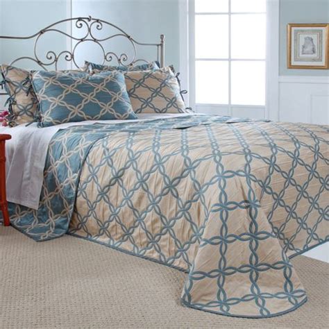Belmont Reversible Bedspread Bedding