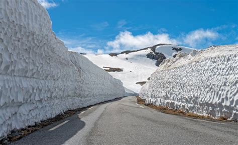 Snow Wall On The Road Tindevegen Stock Image Image Of Cloud Curve
