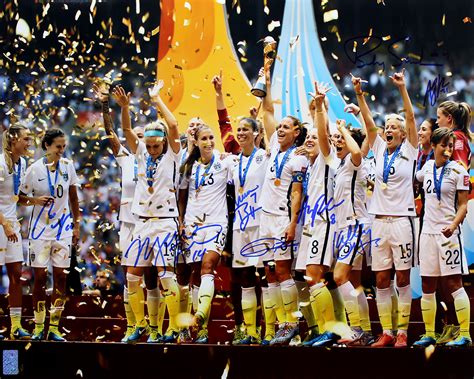 Usa Womens Soccer Team Autographed 2015 World Cup Celebration Closeup