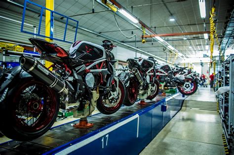 Mv agusta is all about crafting motorcycle art since 1945. Nella fabbrica della MV Agusta - Corriere.it