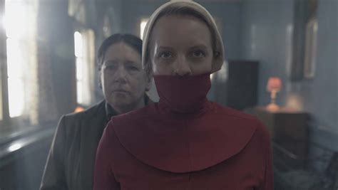 The first season of the handmaid's tale memorably debuted just three months into donald trump's presidency, making many of its dystopian themes—particularly the curtailing of reproductive rights—all the more resonant. The Handmaid's Tale Season 4: Future Of The Show? Elizabeth Moss Bagged New Deal With Another ...