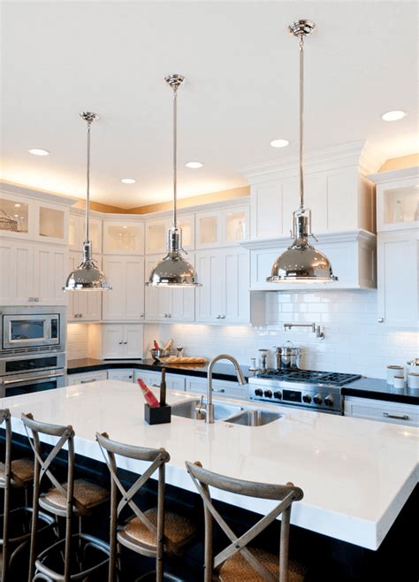 Y el comedor de diario. 9 Easy Kitchen Lighting Upgrades | Kitchen design, Kitchen ...