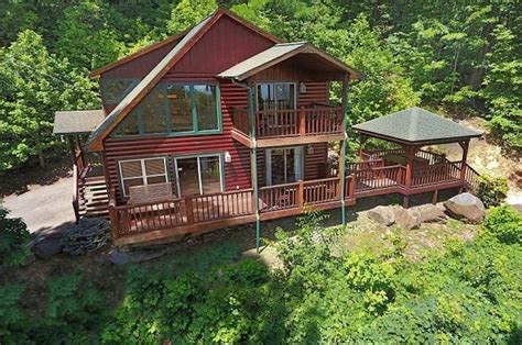 5 Reasons Why Youll Want To Stay In Our Honeymoon Cabins In Tennessee