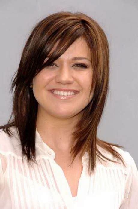 Side swept short hairstyles can be so attractive that if you wear them in the right manner they can. Medium haircuts with side swept bangs
