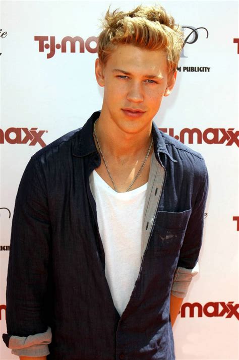Interior decoration, basic construction, gardener, serving as an electrician and playing the guitar. Austin Butler Profile-Images 2012 | Hollywood Stars