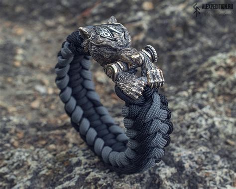 Rediscover your love for adventurous outings with custom paracord bracelets. WereWolf Two color Paracord bracelet with Exclusive bronze | Etsy | Paracord, Paracord bracelets ...