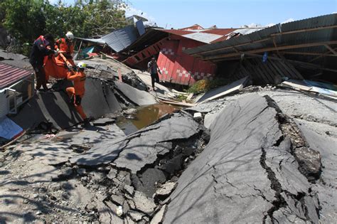 Death Toll From Central Sulawesi Earthquake Tsunami Rises To 844