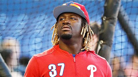 Who Is Odubel Herrera 5 Facts On The Mlb Star Hollywood Life