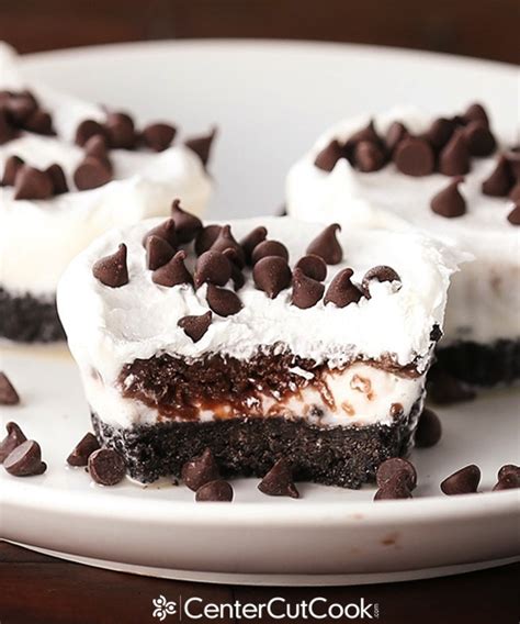 This chocolate lasagna is a perfect dessert for almost any occasion, but especially valentines day which is. OMG Chocolate Lasagna Cupcakes | TheBestDessertRecipes.com