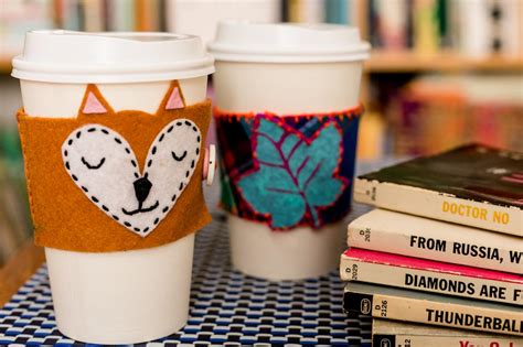 How To Make A Reusable Felt And Flannel Coffee Sleeve Diy