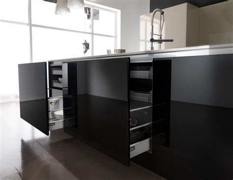 Both lacquer and oil based enamel are acceptable for professional spraying in the field (means in your house, not the shop). ASTRA CONTEMPORARY KITCHEN DESIGN www.kitchentown.com.jpg
